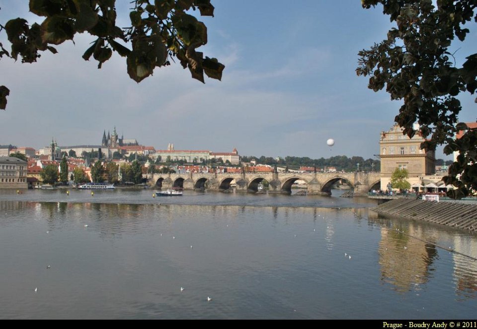 Prague - au bord de la Vltava Moldau 015